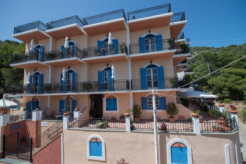 Poros Town Maria Studios מראה חיצוני תמונה