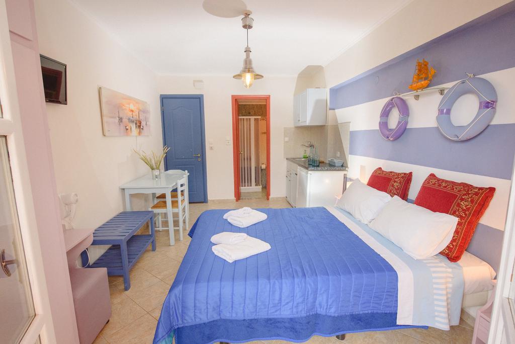 Poros Town Maria Studios מראה חיצוני תמונה